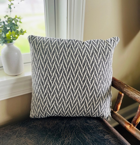 ZIGZAG PILLOW BLACK/CREAM